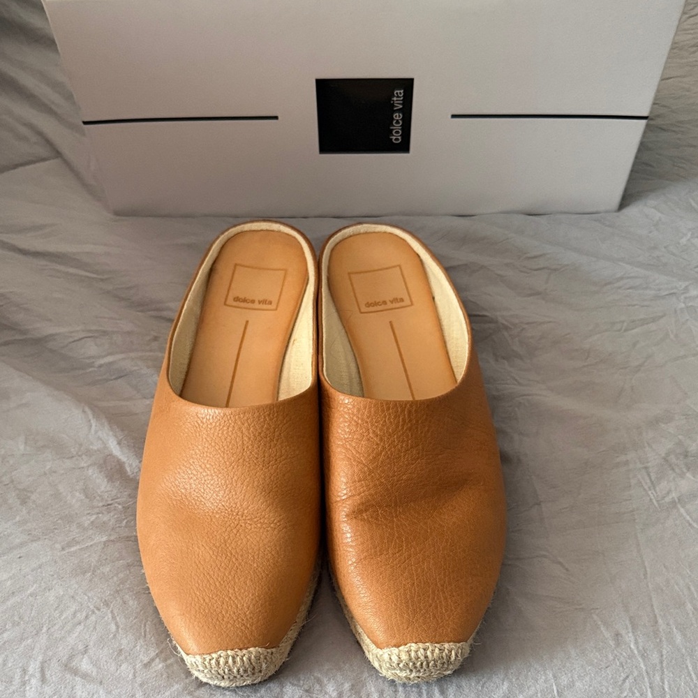 Dolce Vita Brown women’s Loafers